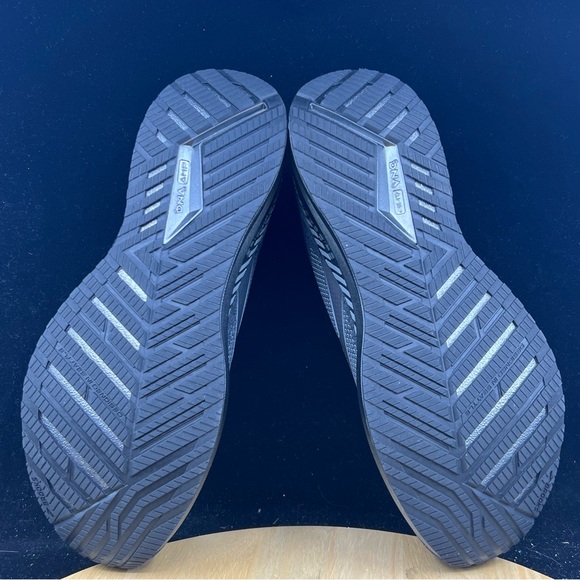 Brooks Levitate Stealth Fit 5 Athletic Running Shoes Men's Sizes Black/Ebony - Picture 9 of 9